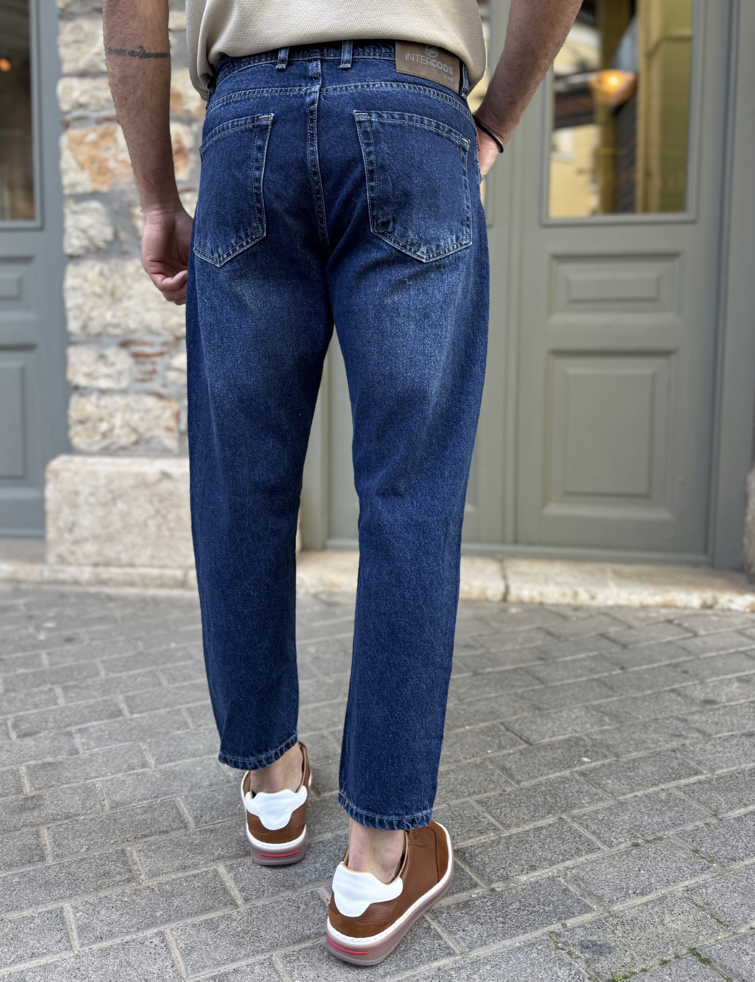 Ανδρικό σκούρο μπλε boyfriend τζιν πεντάτσεπο με σκισίματα 60236 φωτογραφία